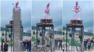Man sets Guinness world record as he breaks many bricks at once using his elbow, video stirs massive reactions