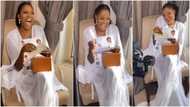 Who doesn't like money?: Bride glows in excitement as hubby gifts her cheque on wedding day, many react