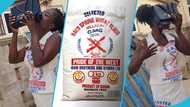 Lady makes stylish dress from used Ghana-made flour sacks, video trends: "Esam ambassador"