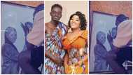 Kumawood actor Lil Win passionately sings to his wife while admiring her portrait