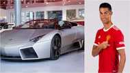 Fans scramble to see Ronaldo as he arrives at Man United training ground with GHc 1.3m Lamborghini