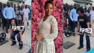 Zanetor Agyeman-Rawlings lifts a barbell 10 times at Homowo Bodyfest 2025, video trends