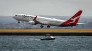 Angry Qantas investors block executives' pay plan