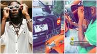 1GAD: Stonebwoy buys a new Bentley, shows off the sleek car in a video