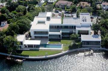 20 celebrities that live in Florida with photos of their gorgeous homes