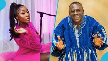 Akrobeto sings for Efia Odo, begs her to show him her adult photos and return to being born again