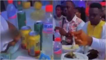 No Pressure: Couple Serves 'Gari Soaking' to Guests at Their Wedding Reception; Video Goes Viral
