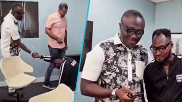 Funny Face kneels to apologise to Bola Ray, blames his poor behaviour on his curvaceous baby mama