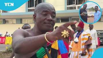 Appiah Stadium displays his kind side, gifts Ghanaian artist GH¢2K after making a portrait of him