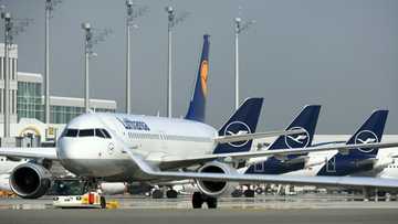 Lufthansa back in private hands as govt sells rescue stake