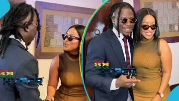 Joselyn Dumas surprises Stonebwoy at his graduation lunch, congratulates him