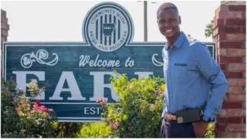 Jaylen Smith: 18-year-old makes history as youngest elected Black mayor in US