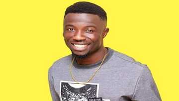 Video of Kwaku Manu playing with another woman’s breasts pop up and Ghanaians have attacked him