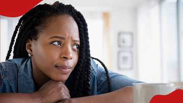 Lady sceptical as man, 32, living with his mom refuses to meet er in public: "Wants to come over"