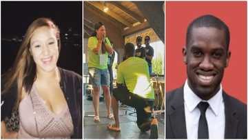 Man proposes to American lady during a church program, her reaction is priceless