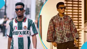 Bereaved family gift Kofi Kinaata neat plantain bunch during his performance, video trends