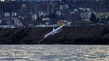 'Yhooo Jesu': Video shows moment a plane crash lands at sea, Mzansi reacts