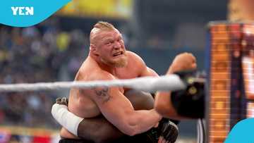 Legendary wrestler returns to WWE to dominate John Cena in seconds (video)