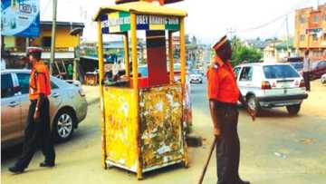 Traffic warden calls on Jesus, begs for dear life as a speeding driver deals with him in viral video