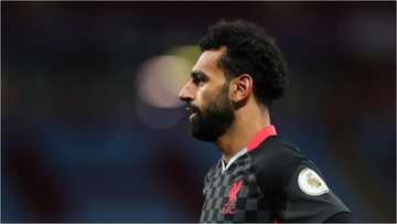 Mohamed Salah saves homeless man from being harassed by touts; hands him £100