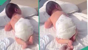 Funny sleeping position of little baby goes viral, causes buzz on TikTok: "Let him sleep please"