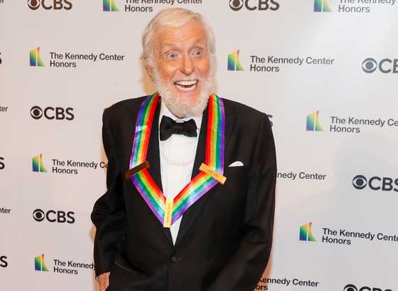 Who is the oldest living actor? 25 elderly actors still active today