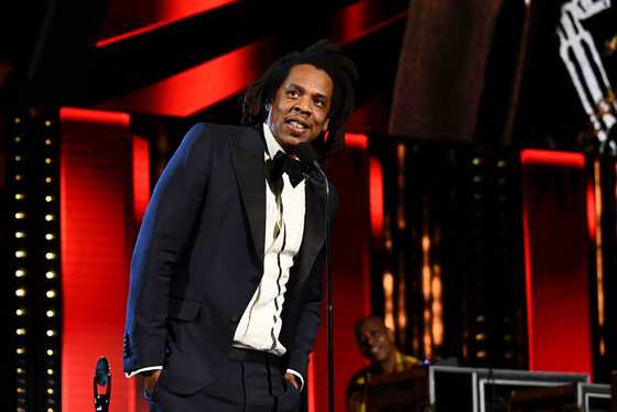 A list of 15 rappers with the most number 1 hits and their respective ...