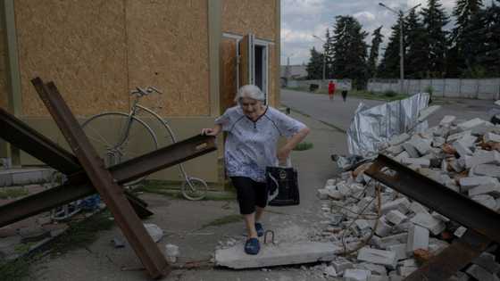 Community tensions split tug-of-war towns in eastern Ukraine