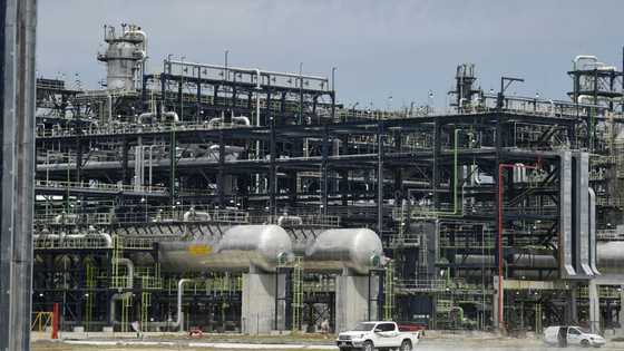 Nigeria refinery aims to be world's biggest with expansion