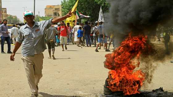 Thousands take to Sudan streets to protest military rule