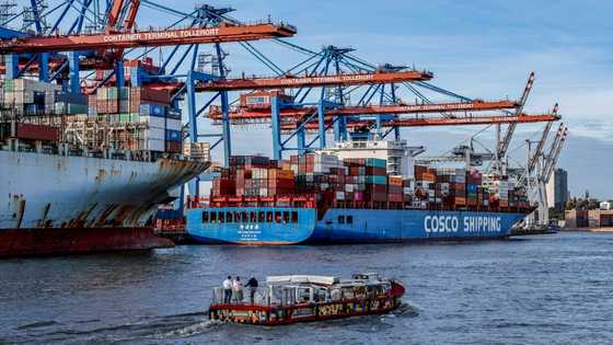 Global maritime sector agrees deal on carbon-reduction target