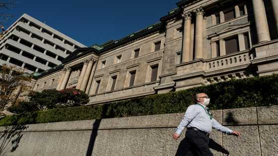 Asian stocks struggle, even as China growth tops forecasts