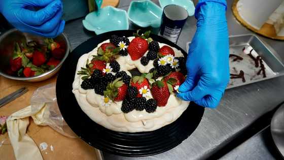 In US, a pastry chef attempts to crack an egg-free menu