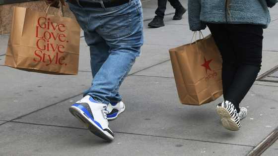 US growth cools in first quarter as recession fears deepen