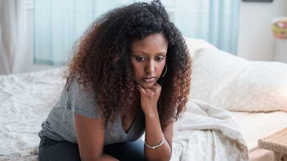 Young Lady in tears as she finds out boyfriend of 2 years has been married for 6 years with kids