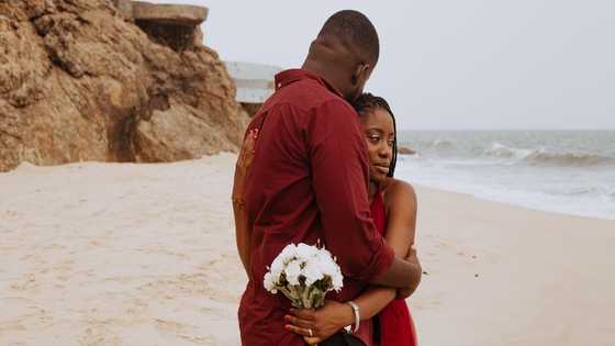 25 oo but the economy change am - Ghanaians on the age they wanted to marry & what happened