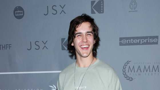 Who is Charlie Gillespie dating? Everything about the Julie and the Phantoms actor's relationship