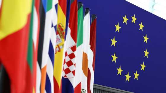 French deficit worsens to 'very rare' level