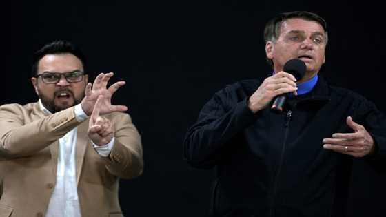 Speaking to ambassadors, Bolsonaro again questions electoral system