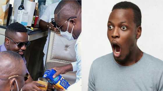 Eii he's still humble - Ghanaians react to picture of top CEO Despite serving Sark