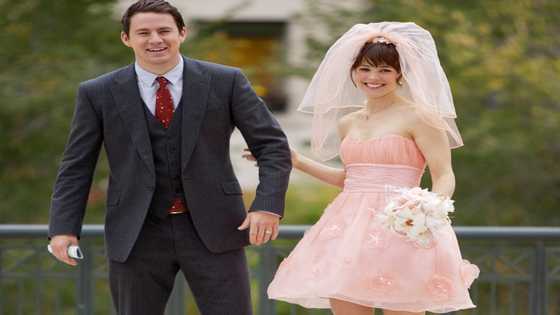 Couple invite only 12 people to simple but elegant wedding ceremony