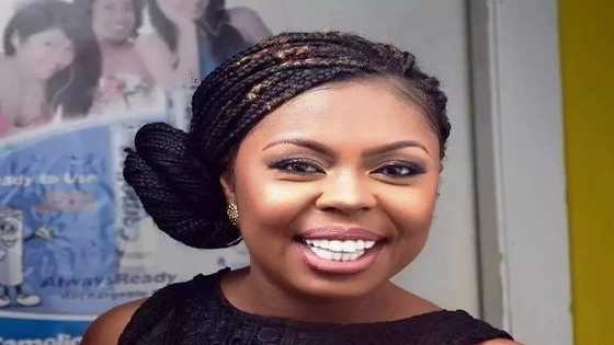 This is madness - Fans react as Afia Schwar wears only pant and bra to go shopping in video