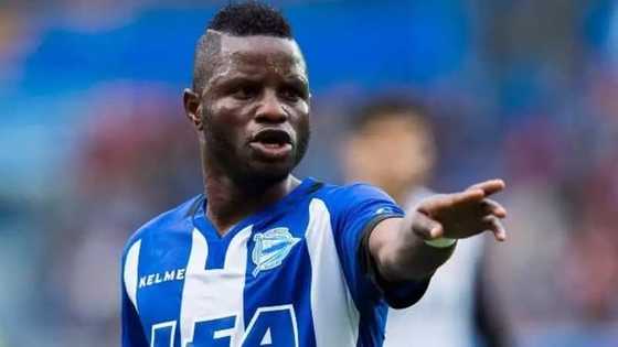 “Gyimii, keep fooling” - Mubarak Wakaso angrily descends on blogger over false publication; fans criticise him