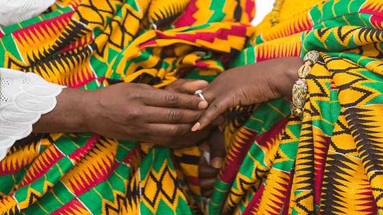 Woman runs away with former boyfriend 6 days after getting married