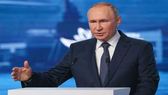 Eyeing Asia pivot, Putin says 'impossible' to isolate Russia