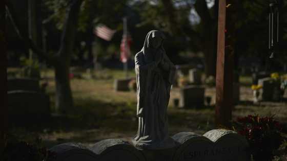 Anonymous graves mark the end of the line for migrants at US border