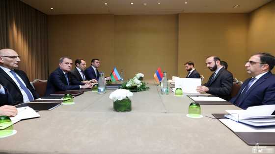 Azerbaijan frees 17 Armenian prisoners as US mediates