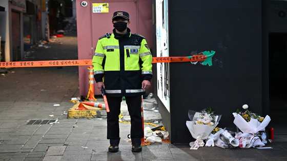 Seoul distress calls show four hours of mayhem, police inaction