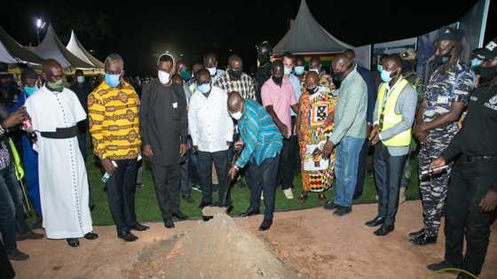 Akufo-Addo meets Kumasi "Fix our roads" protestors who reported disappearing road contractor to him