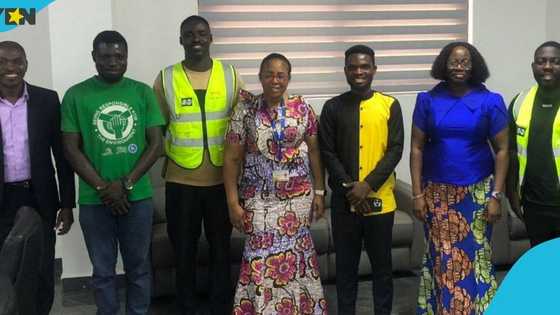 Greater Accra Regional Minister meets the Buz Stop Boys: "We will keep the city clean"